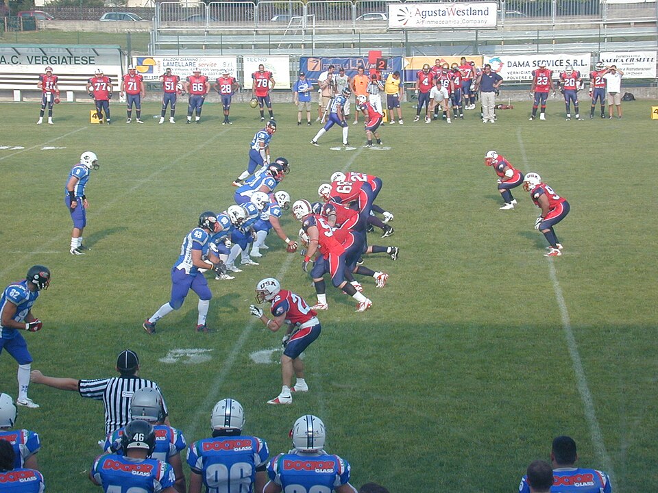 Entrada defensiva en un partido de fútbol